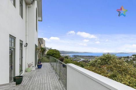 Photo of property in 95 Viewmont Drive, Harbour View, Lower Hutt, 5010