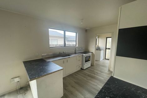 Photo of property in 2/12 Trimdon Street, Randwick Park, Auckland, 2105