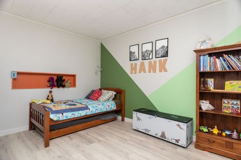 Photo of property in 64 Allardice Street, Dannevirke, 4930