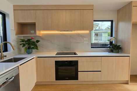 Photo of property in 18f Sunnyhill Crescent, Sunnyhills, Auckland, 2010