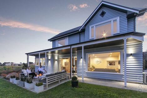 Photo of property in 12 Tauwaka Crescent, Riverhead, 0820