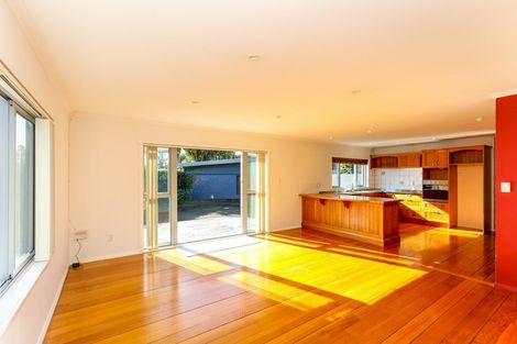 Photo of property in 82 Wairau Road, Oakura, 4314