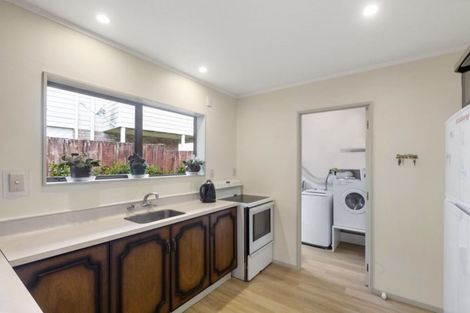 Photo of property in 2/963 Beach Road, Torbay, Auckland, 0630