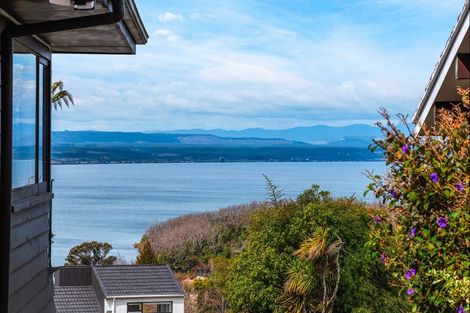 Photo of property in 88 Wakeman Road, Acacia Bay, Taupo, 3330