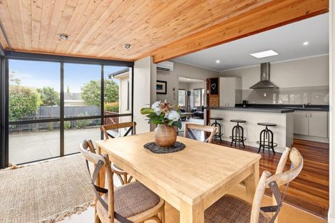 Photo of property in 23 Guthrie Road, Havelock North, 4130