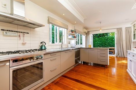 Photo of property in 1/27 Summer Street, Stanley Point, Auckland, 0624