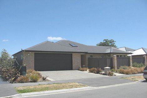 Photo of property in 5 Orewa Close, Parklands, Christchurch, 8083