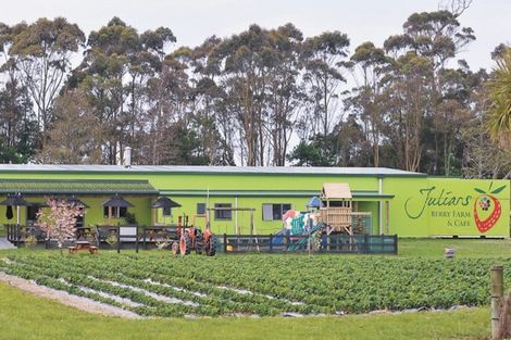 Photo of property in 12 Huna Road, Coastlands, Whakatane, 3191