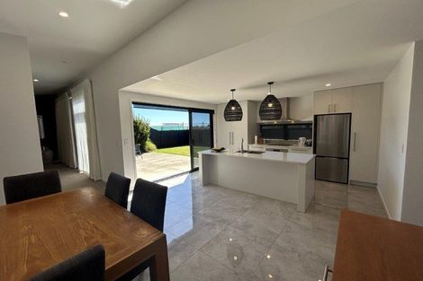 Photo of property in 2 Franks Way, Papamoa Beach, Papamoa, 3118