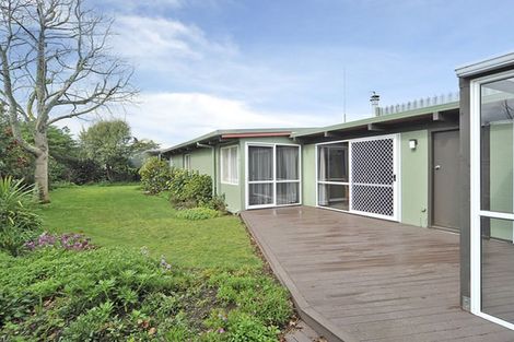 Photo of property in 3 Walnut Grove, Kelvin Grove, Palmerston North, 4414