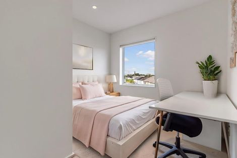 Photo of property in 73 Bordeaux Parade, Te Atatu South, Auckland, 0610