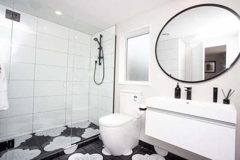 Photo of property in 16 Elmwood Road, Strowan, Christchurch, 8052