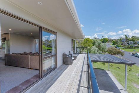 Photo of property in 7 John Dee Crescent, Red Beach, 0932