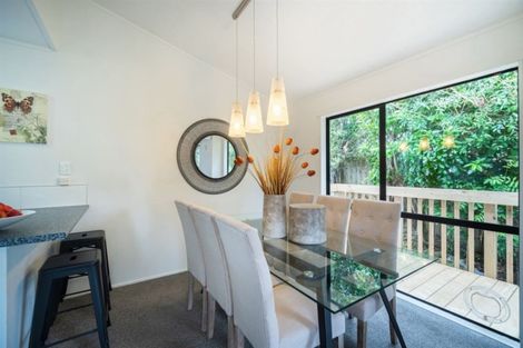 Photo of property in 2/9a Kitewao Street, Northcote, Auckland, 0627