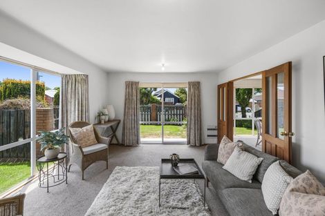 Photo of property in 2/9 Wittys Road, Avonhead, Christchurch, 8042