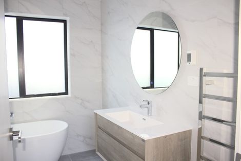 Photo of property in 14 Kea Road, Silverdale, 0932