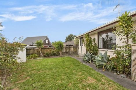 Photo of property in 1/26 Petrel Place, Massey, Auckland, 0614