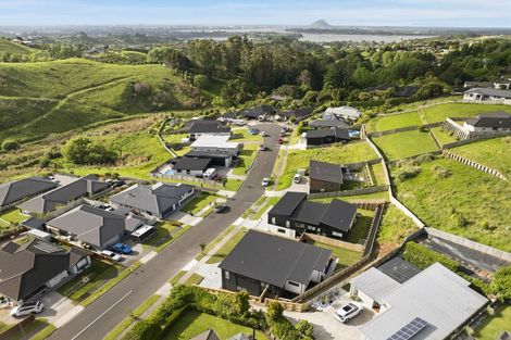 Photo of property in 10 Bob Carter Place, Welcome Bay, Tauranga, 3175