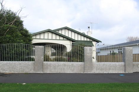 Photo of property in 15 Carlton Avenue, Palmerston North, 4414