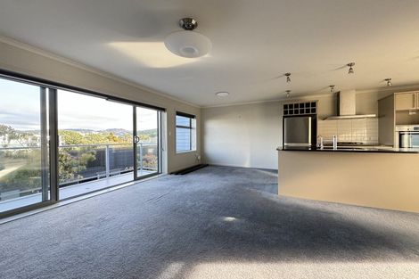 Photo of property in 52d Mandalay Terrace, Khandallah, Wellington, 6035