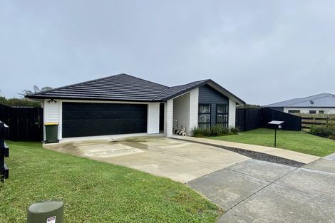 Photo of property in 19 Tahuna Minhinnick Drive, Glenbrook, Waiuku, 2681