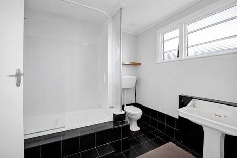 Photo of property in 14 Dives Avenue, Hawera, 4610