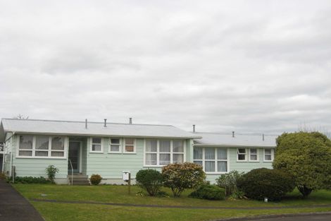 Photo of property in 3-5 Kelvin Place, Westown, New Plymouth, 4310