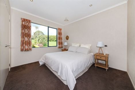 Photo of property in 131 Foster Road, Kumeu, 0891