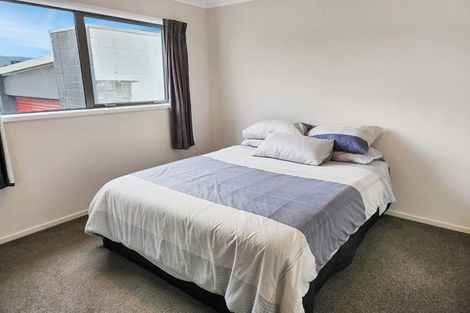 Photo of property in 28 Latimer Way, Petone, Lower Hutt, 5012