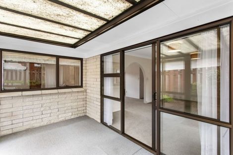 Photo of property in 6 Youngs Road, Papakura, 2110