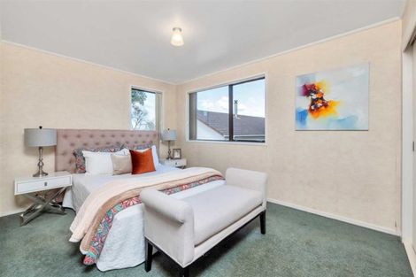 Photo of property in 15 Peterhouse Place, West Harbour, Auckland, 0618