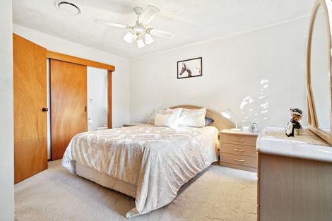 Photo of property in 12 Muscat Place, Henderson, Auckland, 0612