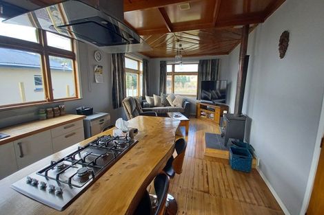 Photo of property in 19 Main Road, Tuatapere, 9620