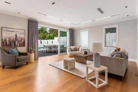 Photo of property in 32 Rahui Road, Greenhithe, Auckland, 0632
