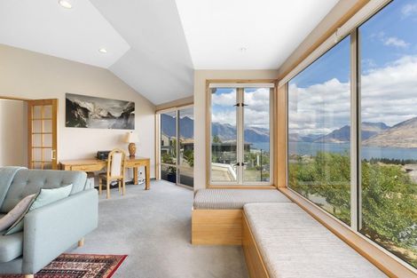 Photo of property in 5 Windsor Place, Queenstown, 9300