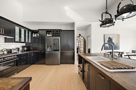 Photo of property in 70 Pomona Road, Kumeu, 0891