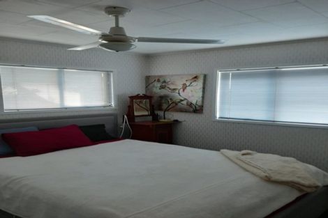 Photo of property in 5 Neptune Place, Waimairi Beach, Christchurch, 8083