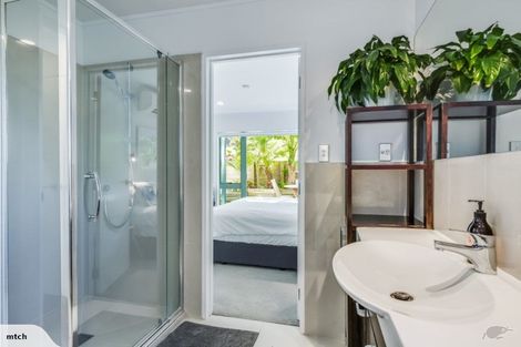 Photo of property in 1/39 Seaton Road, Murrays Bay, Auckland, 0630