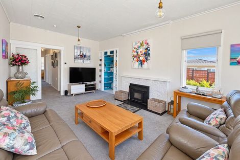 Photo of property in 5 Limbrick Street, Waipawa, 4210