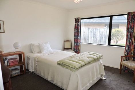Photo of property in Redwood Village, 28/42 Main Road, Tawa, Wellington, 5028