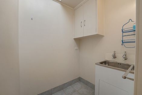 Photo of property in 5c Riversdale Drive, Merrilands, New Plymouth, 4312