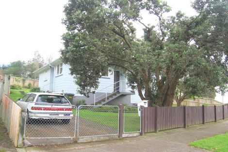 Photo of property in 37 Davidson Crescent, Tawa, Wellington, 5028