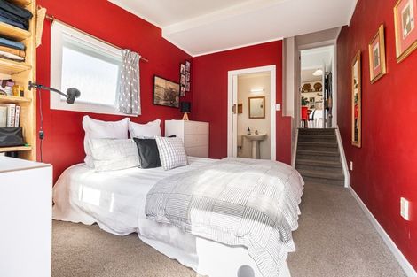 Photo of property in 71 Vauxhall Road, Devonport, Auckland, 0624