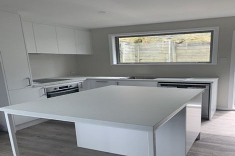 Photo of property in 137a Newlands Road, Newlands, Wellington, 6037