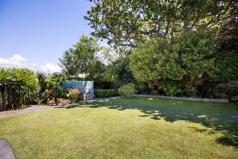 Photo of property in 32 Lismore Street, Strandon, New Plymouth, 4312