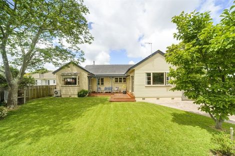 Photo of property in 11 Park Road, West End, Palmerston North, 4412