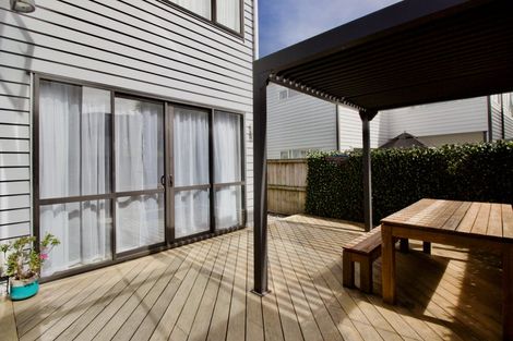 Photo of property in 20 Greenfinch Road, Hobsonville, Auckland, 0616