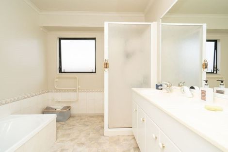 Photo of property in 208 Thomas Road, Rototuna North, Hamilton, 3210