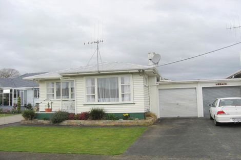 Photo of property in 8 Chester Street, Levin, 5510