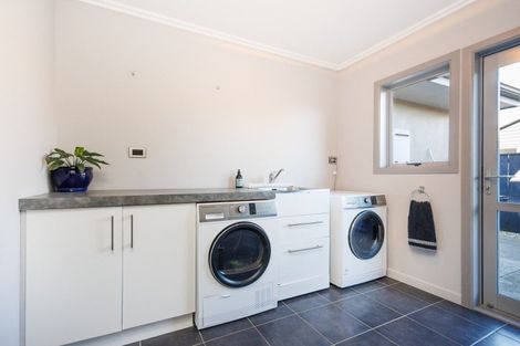 Photo of property in 12 Liberty Grove, Kelvin Grove, Palmerston North, 4414